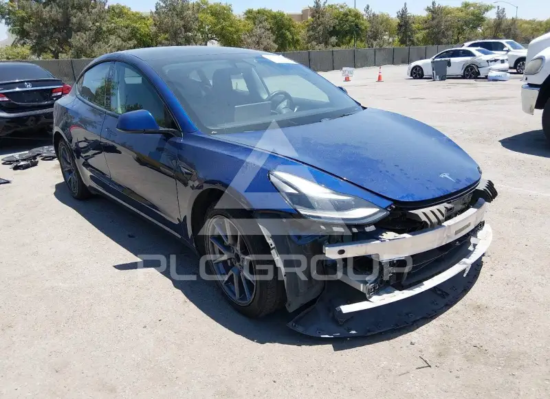 2022 Tesla Model 3 фото