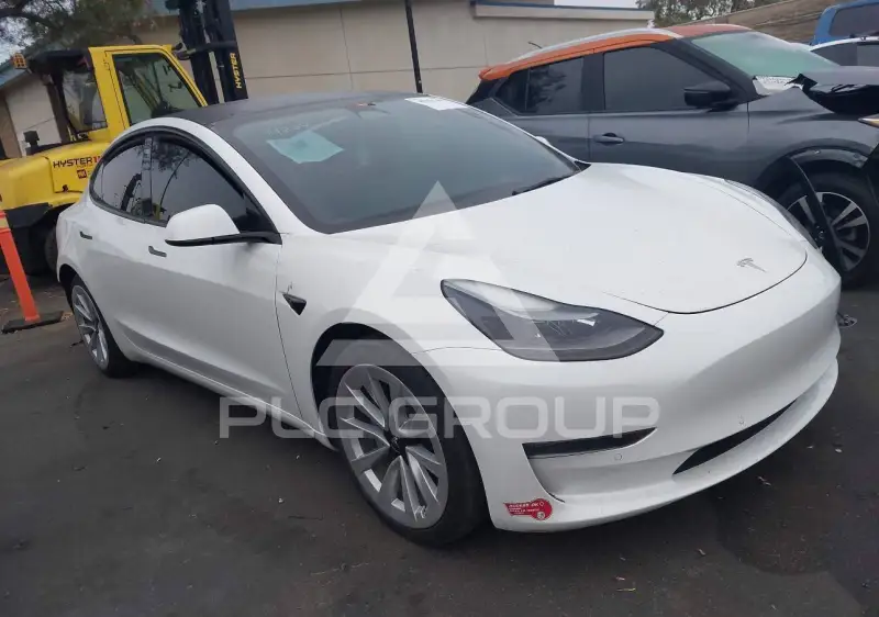 2022 Tesla Model 3 фото