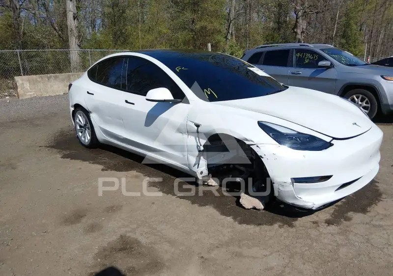 2022 Tesla Model 3 фото