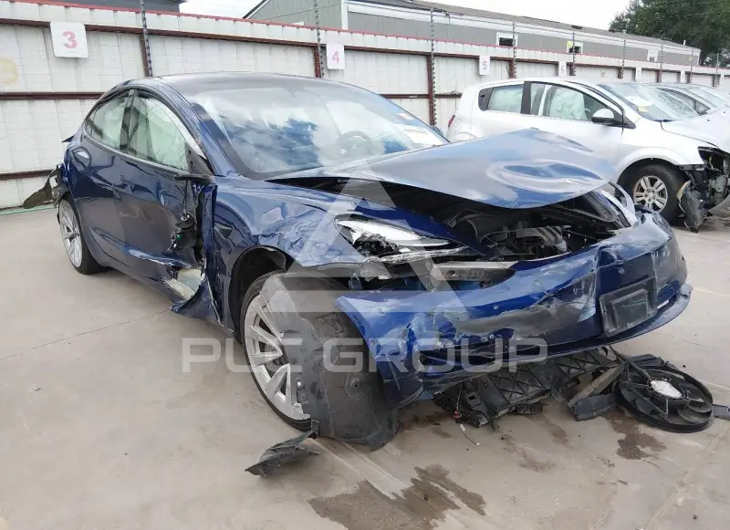 2022 Tesla Model 3 фото