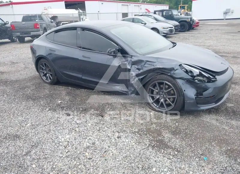 2022 Tesla Model 3 фото