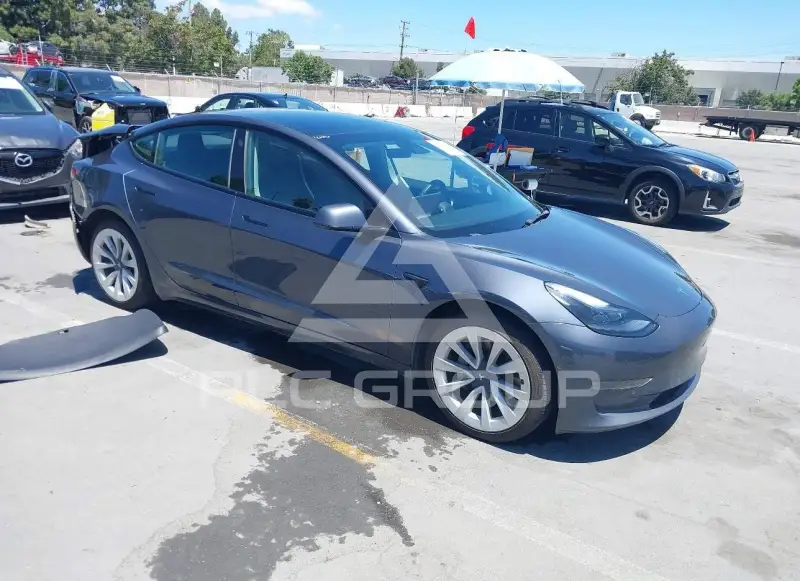 2022 Tesla Model 3 фото