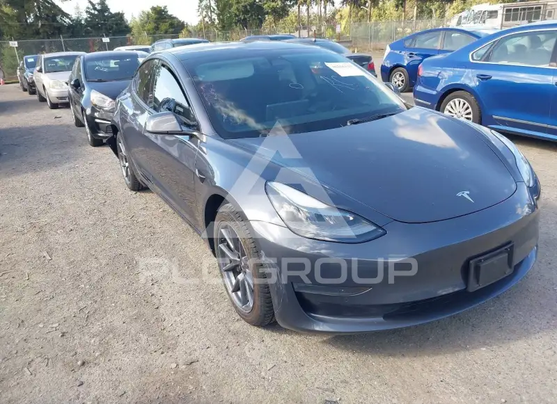 2022 Tesla Model 3 фото