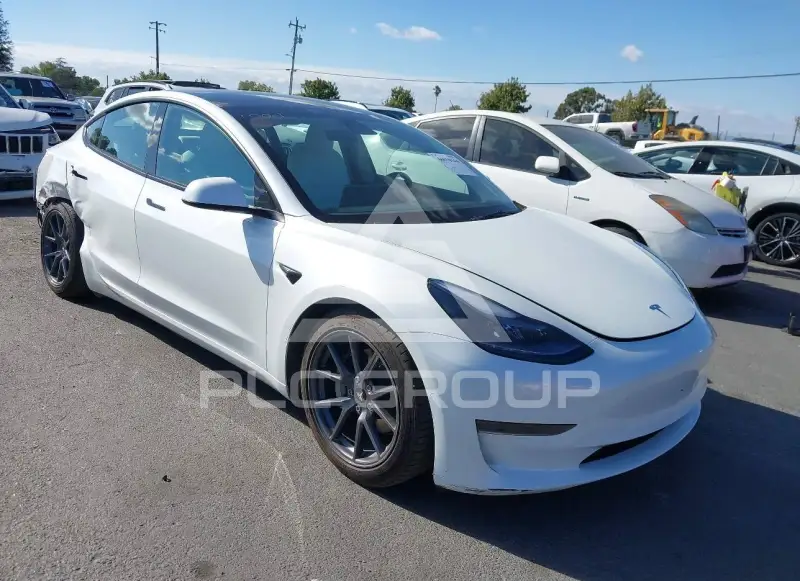 2022 Tesla Model 3 фото