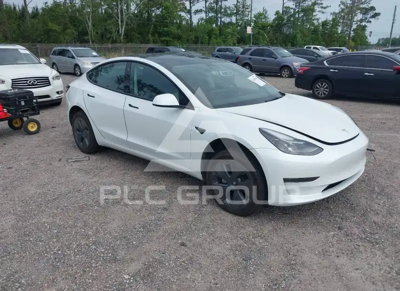 2022 Tesla Model 3 фото