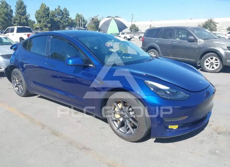 2022 Tesla Model 3 фото