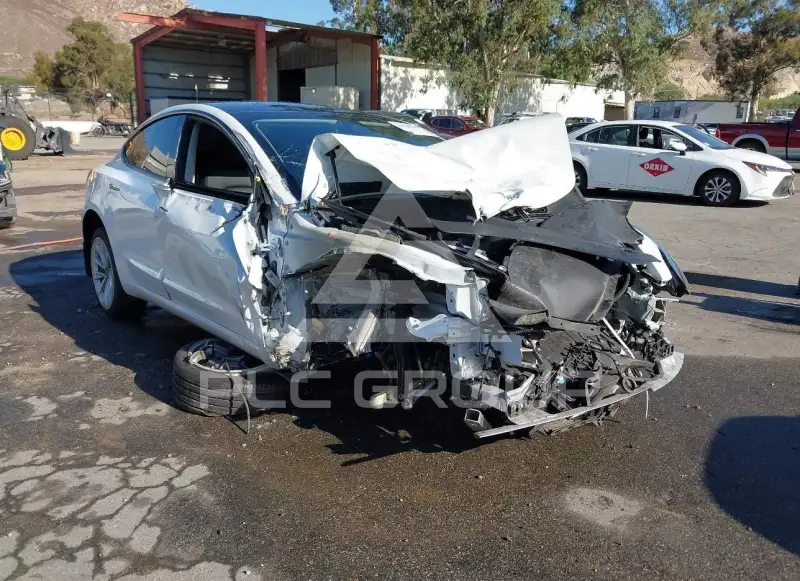 2022 Tesla Model 3 фото