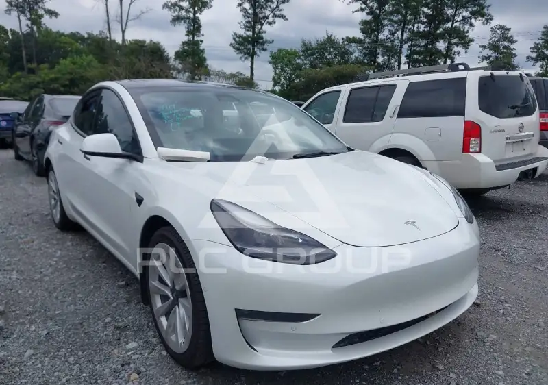2022 Tesla Model 3 фото