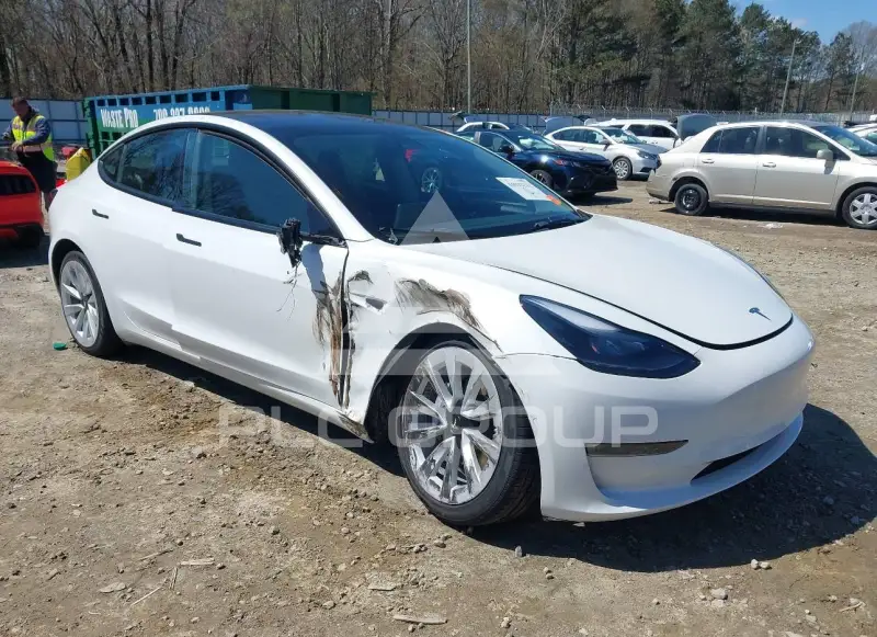 2022 Tesla Model 3 фото