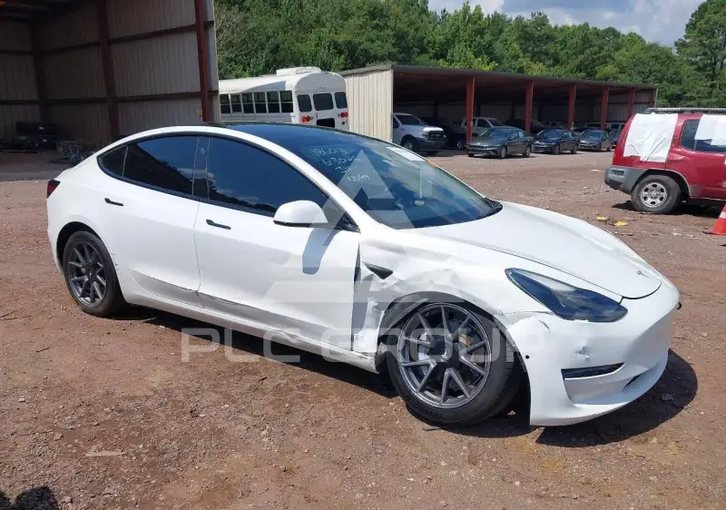2022 Tesla Model 3 фото