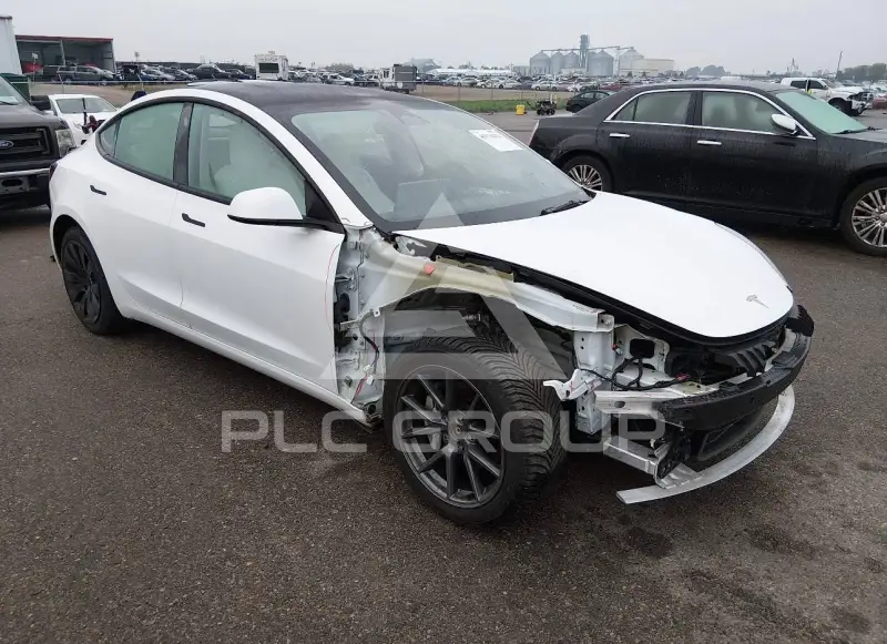 2022 Tesla Model 3 фото