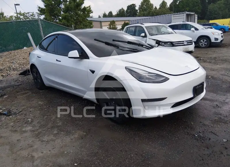 2022 Tesla Model 3 фото