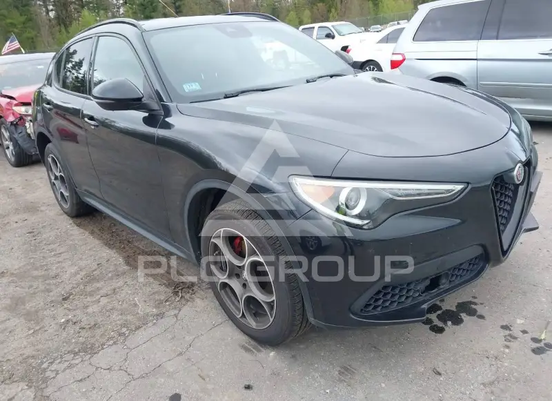 2022 Alfa Romeo Stelvio фото