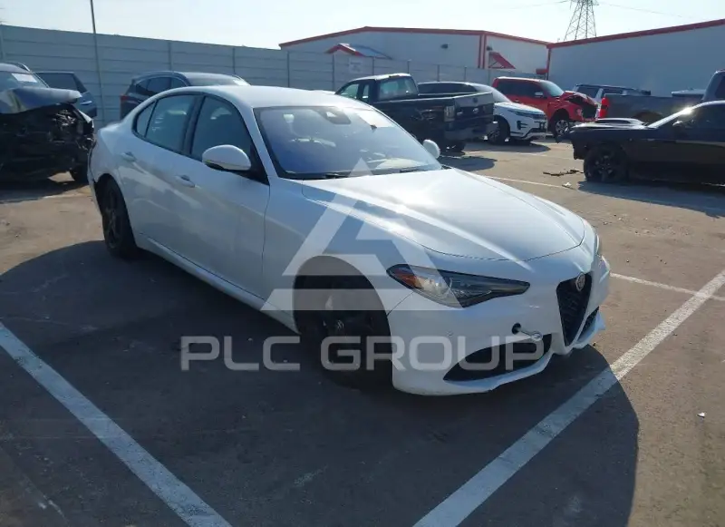 2022 Alfa Romeo Giulia фото