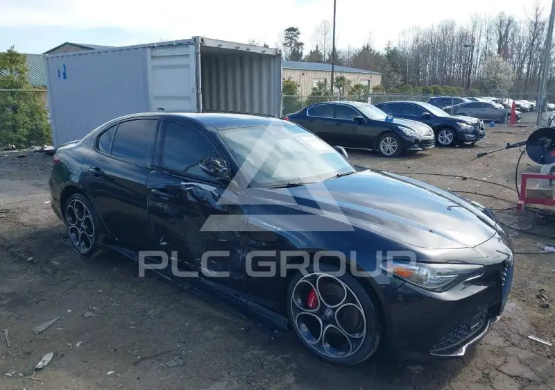 2022 Alfa Romeo Giulia фото
