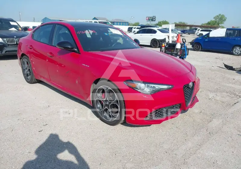 2022 Alfa Romeo Giulia photo