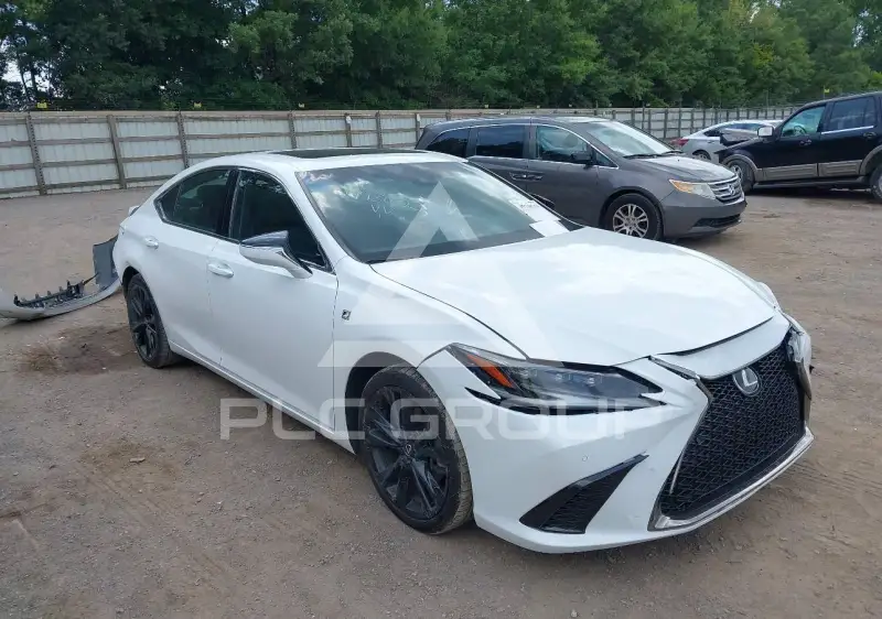2022 Lexus ES350 photo