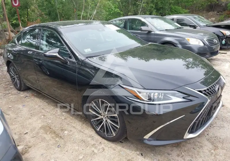 2022 Lexus ES350 photo