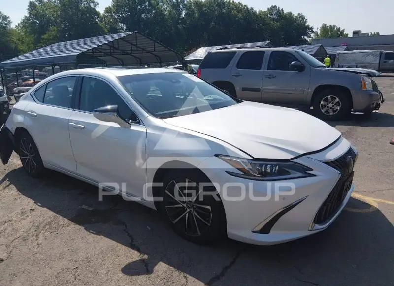 2022 Lexus ES350 photo