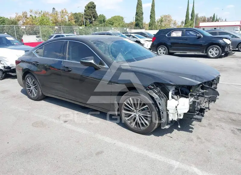 2022 Lexus ES350 photo