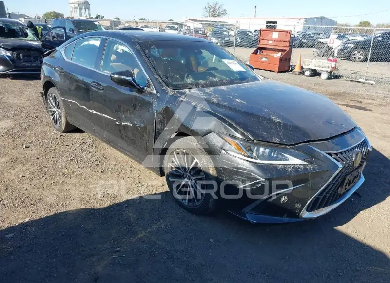 2022 Lexus ES350 photo
