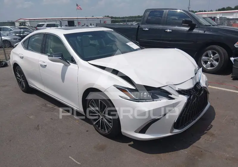 2022 Lexus ES350 photo