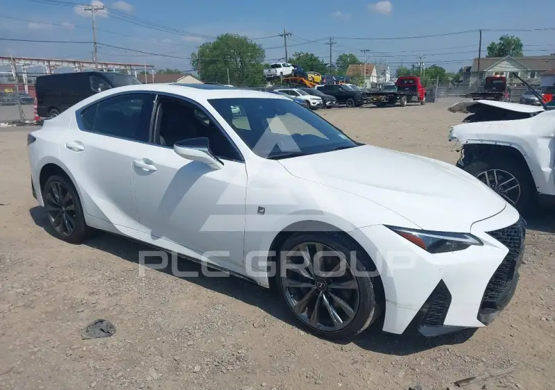 2022 Lexus IS350 фото