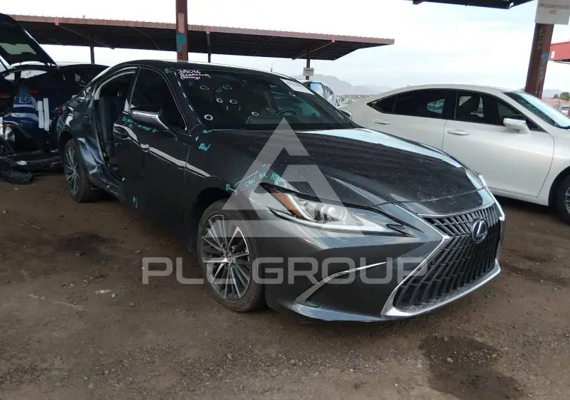 2022 Lexus ES300 photo