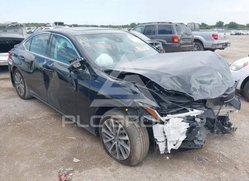 2022 Lexus ES300 photo