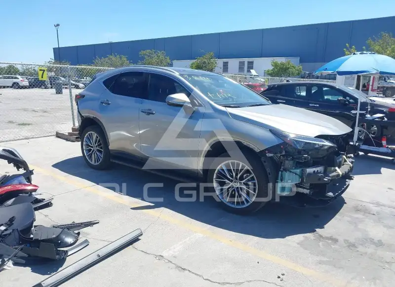 2022 Lexus NX250 photo
