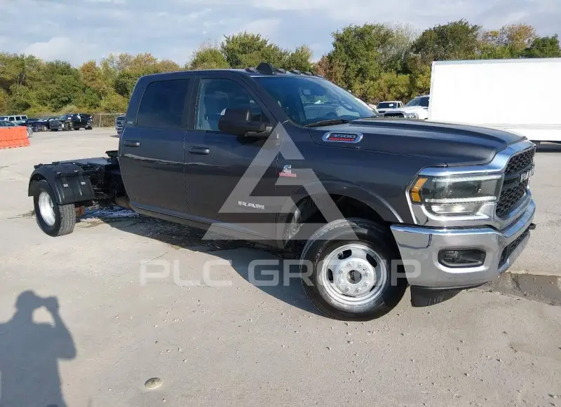2022 RAM 3500 photo