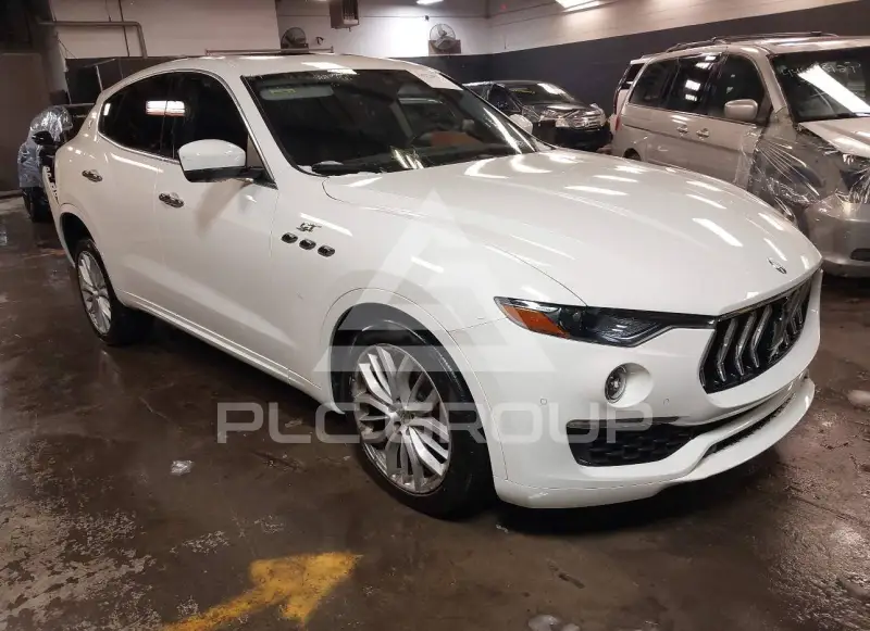 2022 Maserati LEVANTE photo