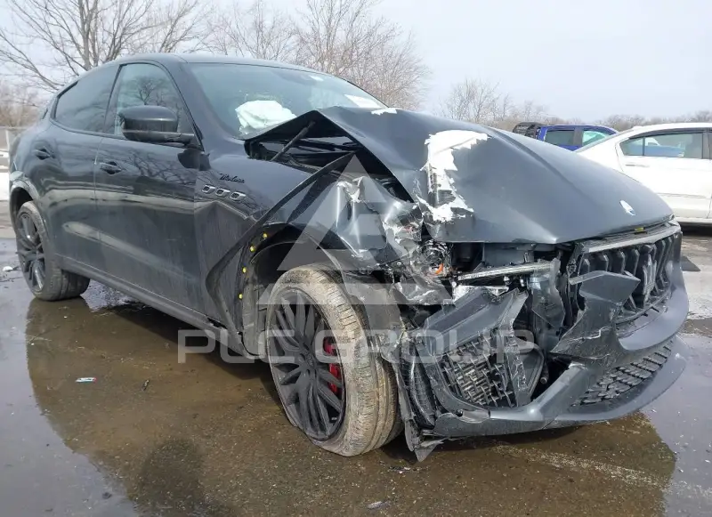 2022 Maserati LEVANTE photo