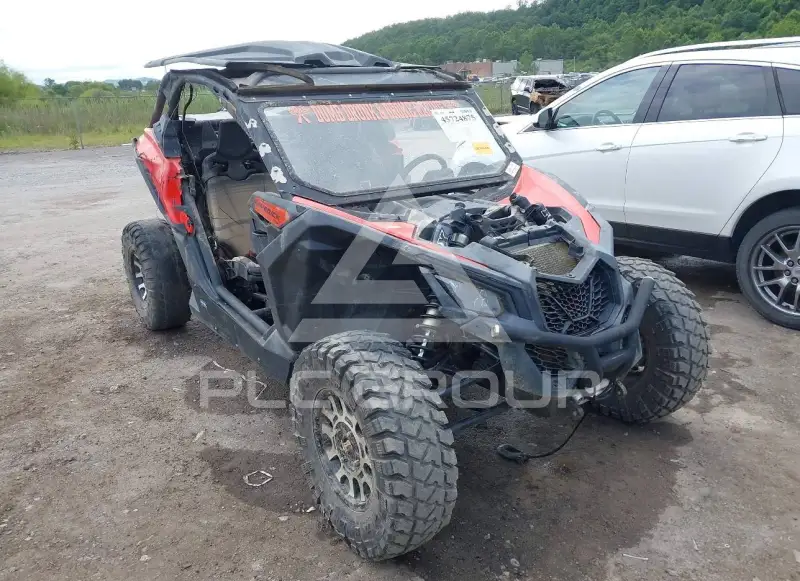 2022 Can-AM MAVERICK photo