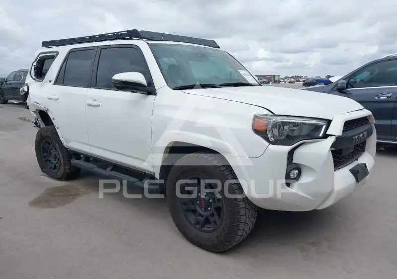 2022 Toyota 4 RUNNER photo