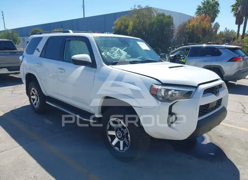 2022 Toyota 4 RUNNER фото