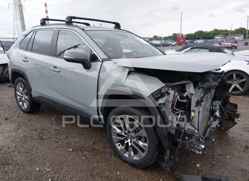 2022 Toyota RAV4 фото
