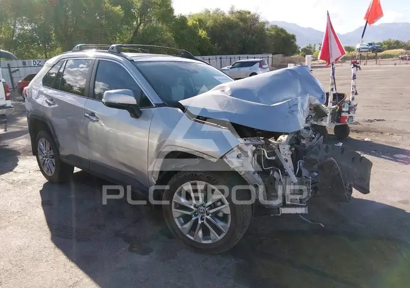 2022 Toyota RAV4 фото