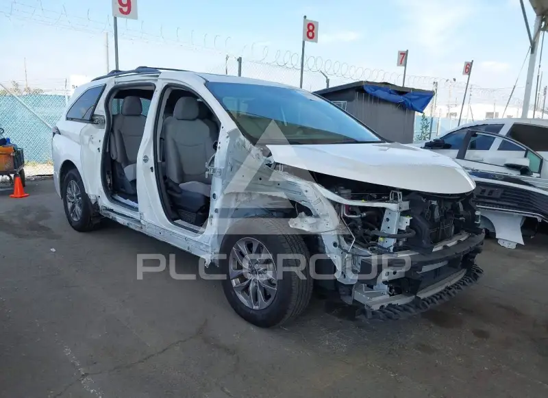 2022 Toyota SIENNA фото
