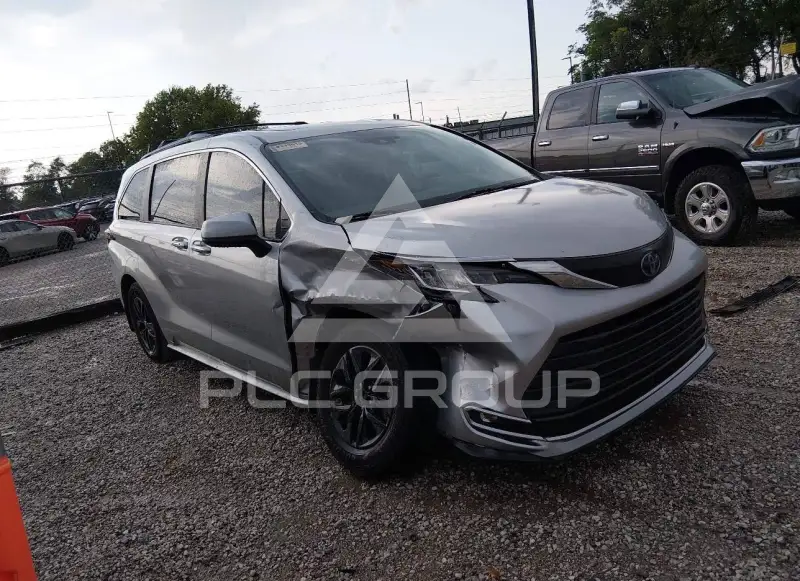 2022 Toyota SIENNA photo