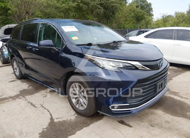 2022 Toyota SIENNA фото