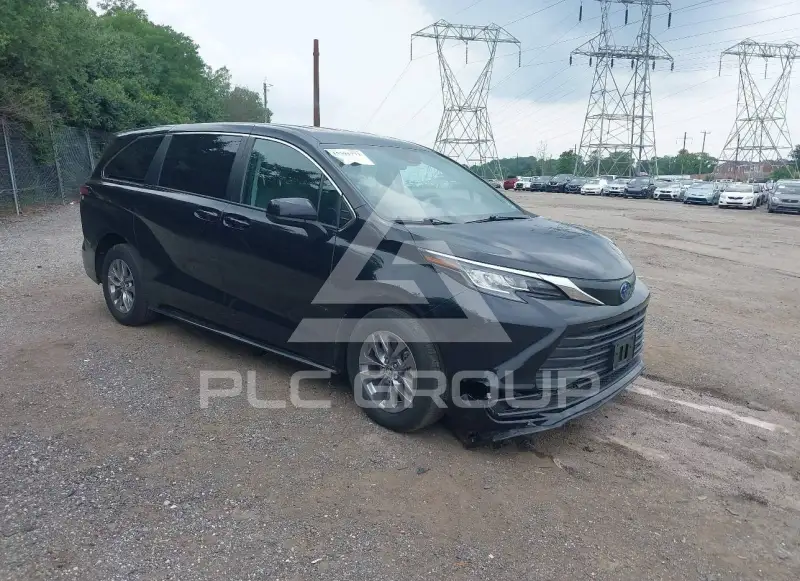 2022 Toyota SIENNA photo