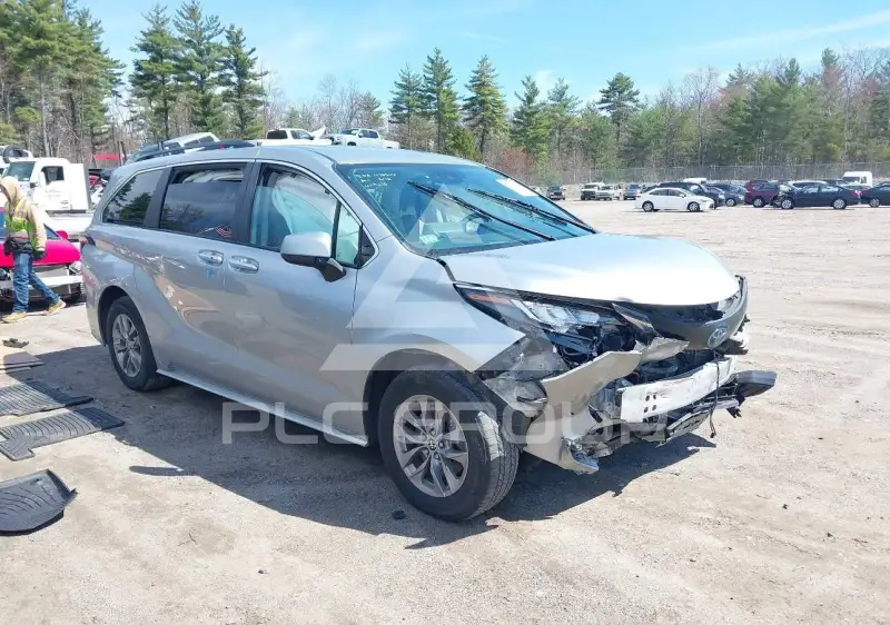 2022 Toyota SIENNA фото