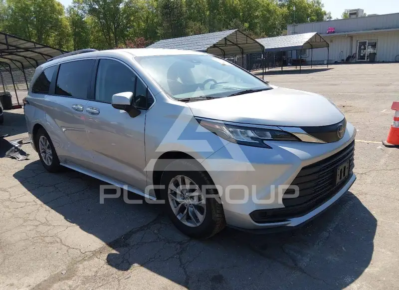 2022 Toyota SIENNA фото