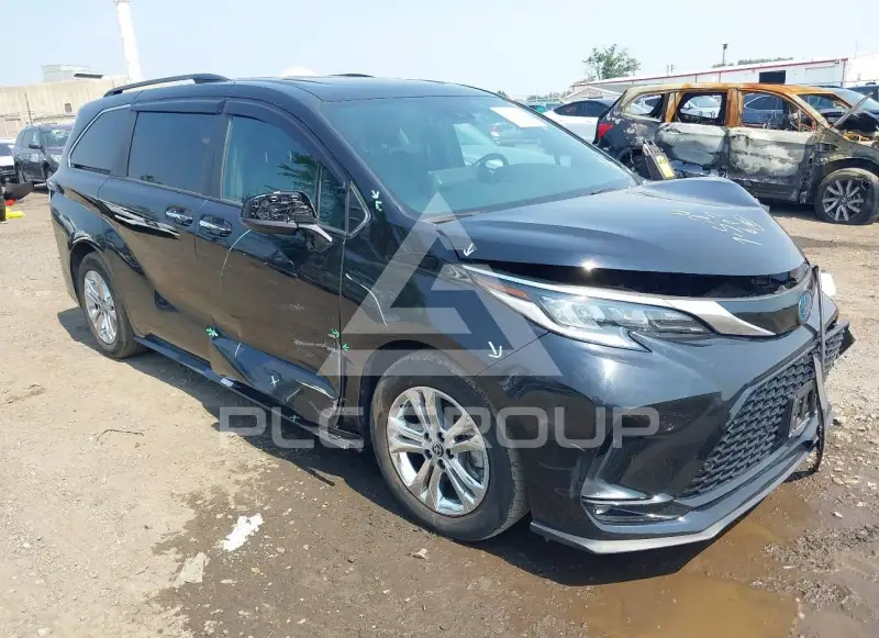 2022 Toyota SIENNA фото