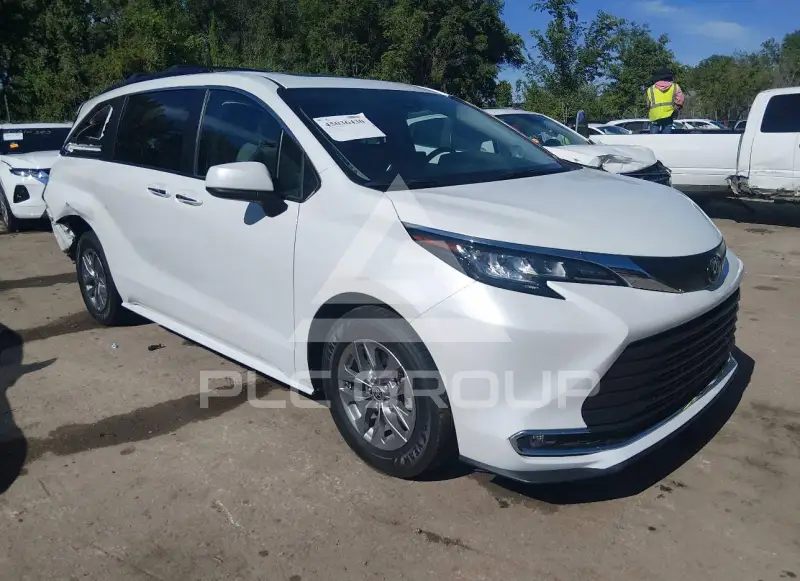 2022 Toyota SIENNA фото
