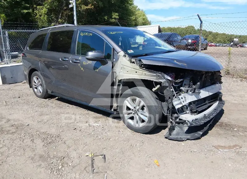 2022 Toyota SIENNA фото
