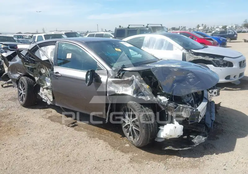 2022 Toyota CAMRY фото