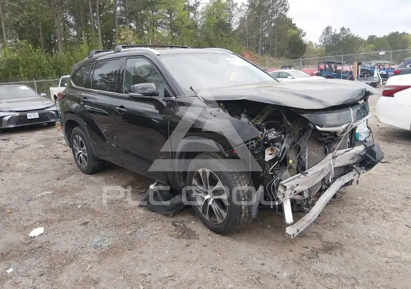 2022 Toyota Highlander photo
