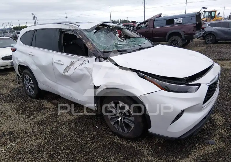 2022 Toyota Highlander photo
